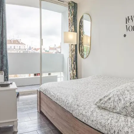 2 Pieces Confortable Proche Paris Apartment